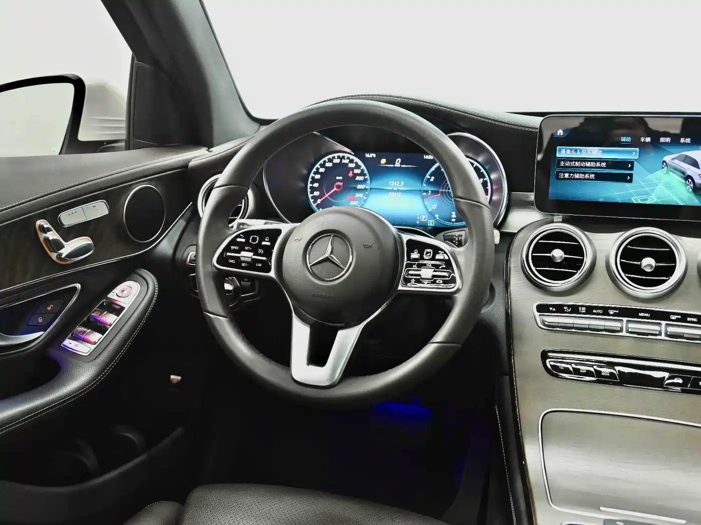 Mercedes-Benz GLC 2020 GLC 260 L 4MATIC Luxury фото 15
