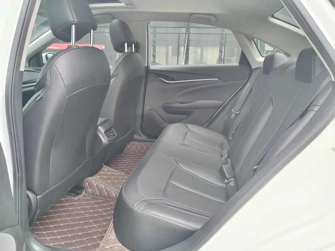 Фото 14 - Buick Excelle