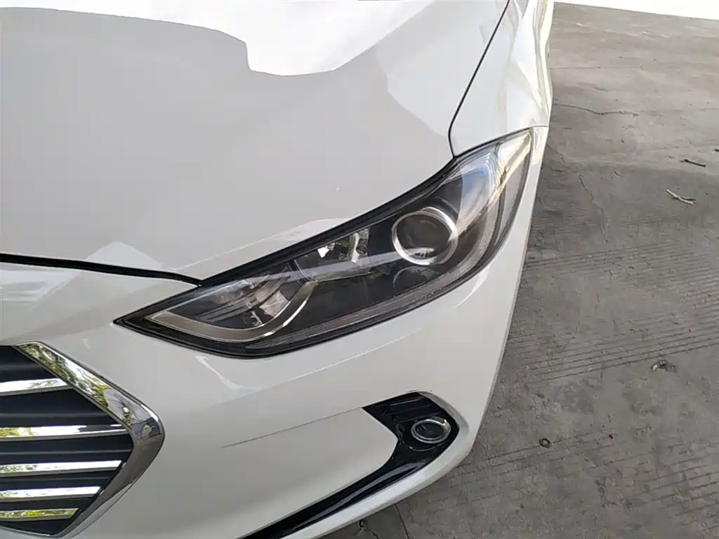 Hyundai Elantra 2016 1.4T DCT Dynamic·Elite Edition фото 24