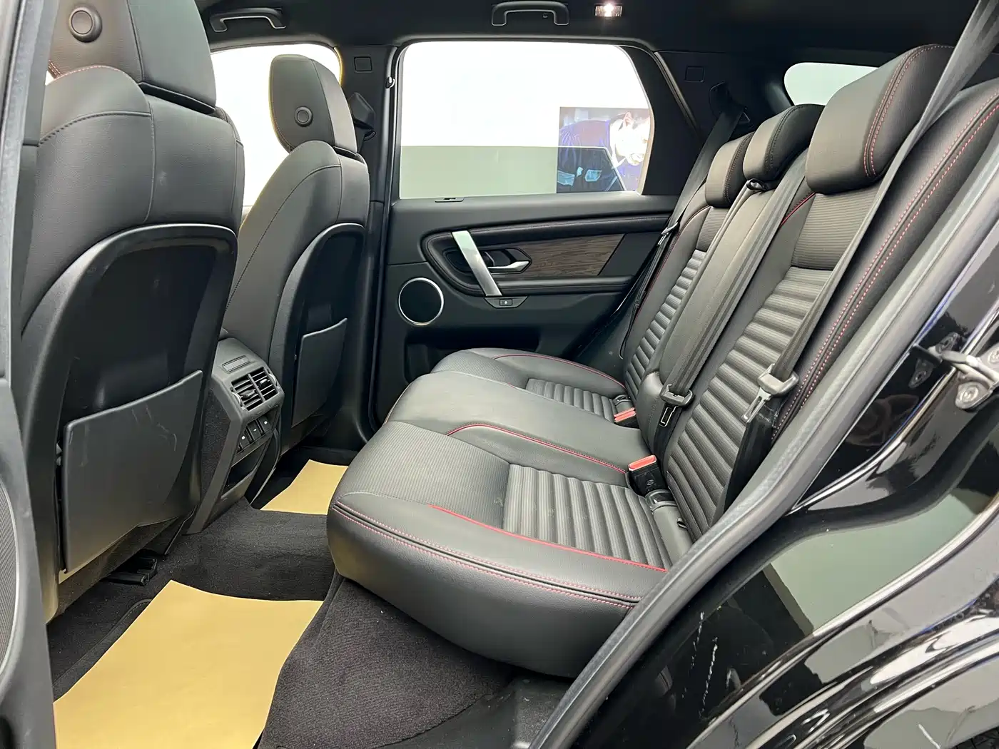 Land Rover Discovery Sport 2022 Model 249PS R-Dynamic S Performance Edition 5-Seater фото 26