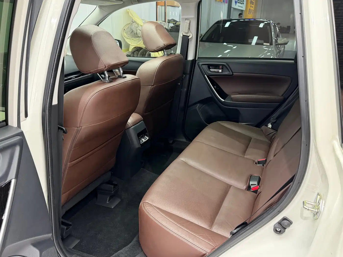 Subaru Forester 2017 2.5i Luxury Special Edition фото 16