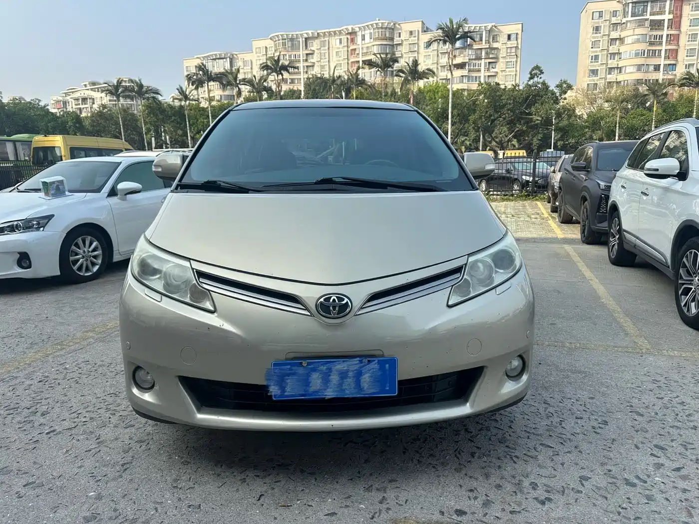 Toyota Previa фото 2