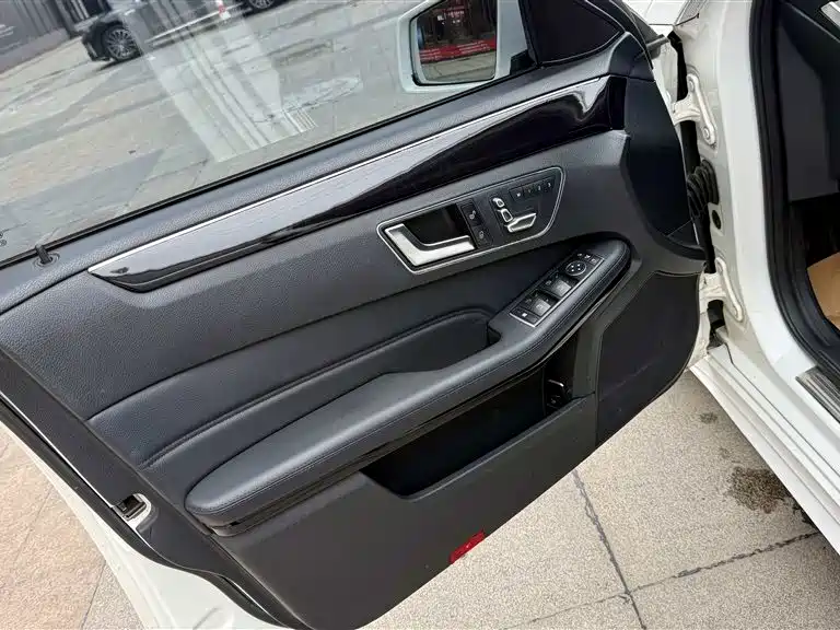 Mercedes-Benz E-Class 2015 E 260 L Sport фото 11