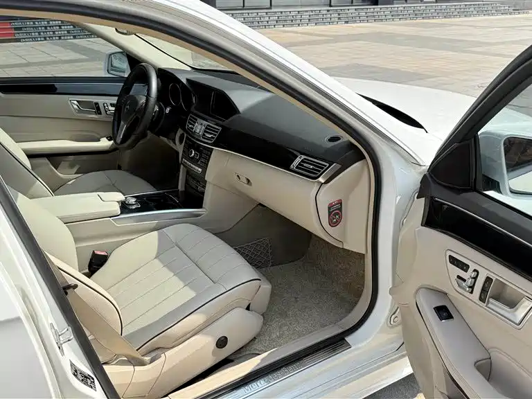 Mercedes-Benz E-Class 2015 E 260 L Sport фото 17