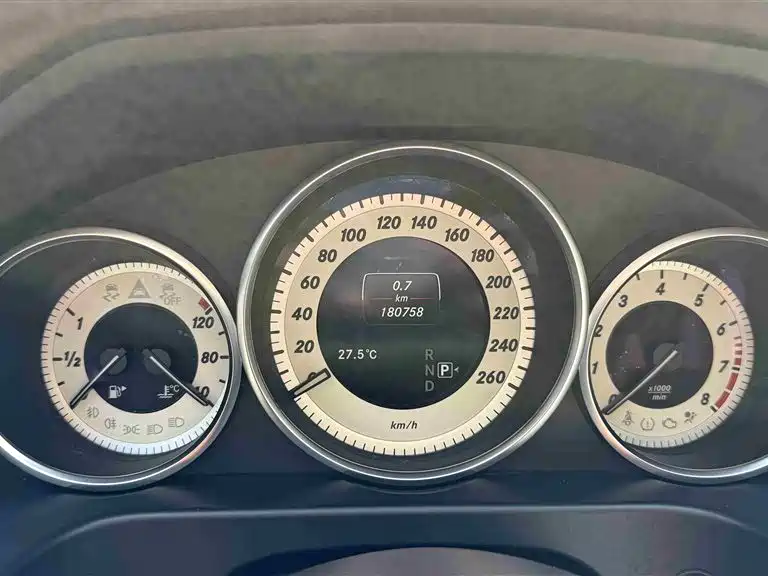 Mercedes-Benz E-Class 2015 E 260 L Sport фото 20
