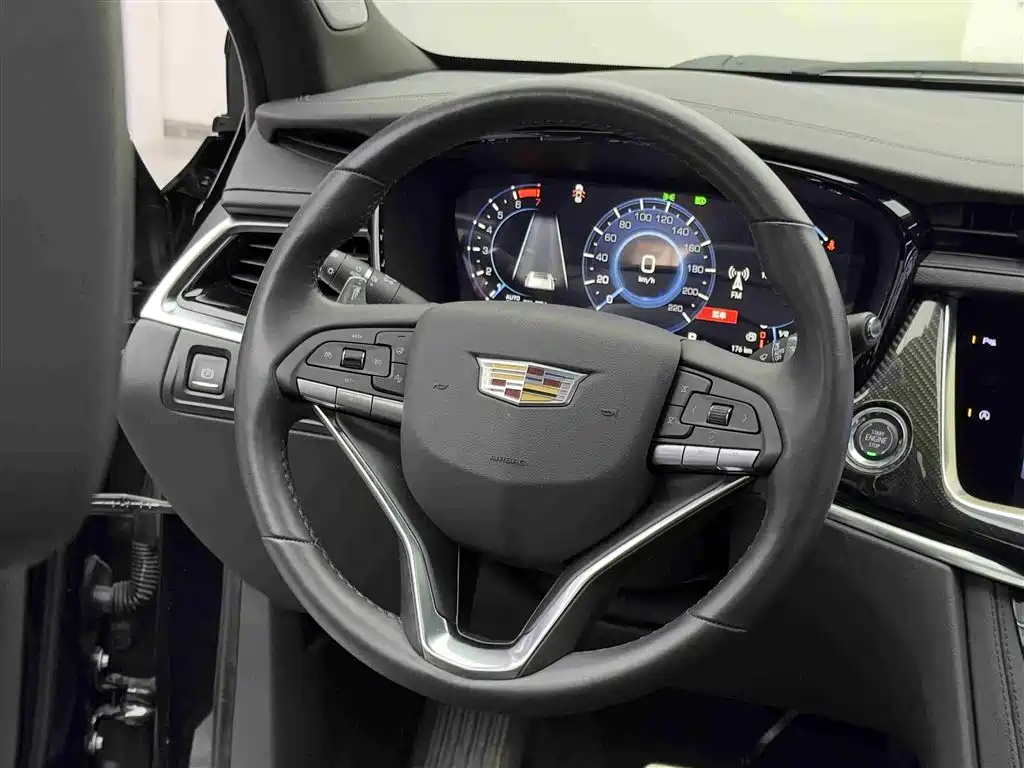 CADILLAC XT6