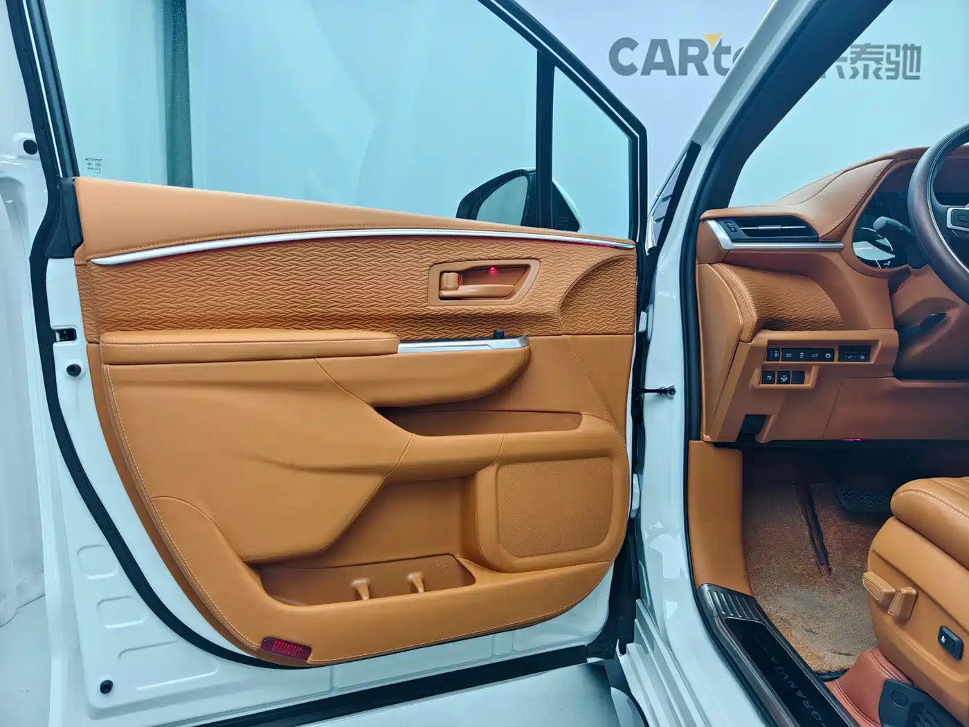 Toyota Granvia 2026 Model 2.5L Hybrid Comfort Edition фото 9
