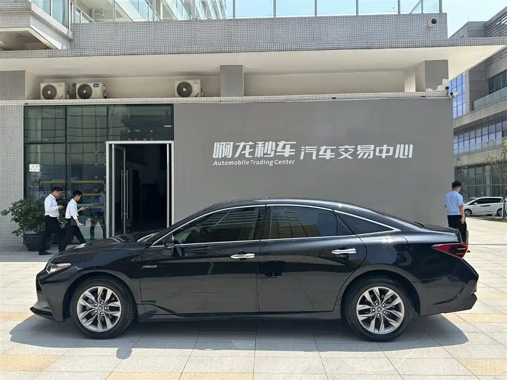 Toyota Avalon 2019 Hybrid 2.5L Luxury Edition China VI фото 20