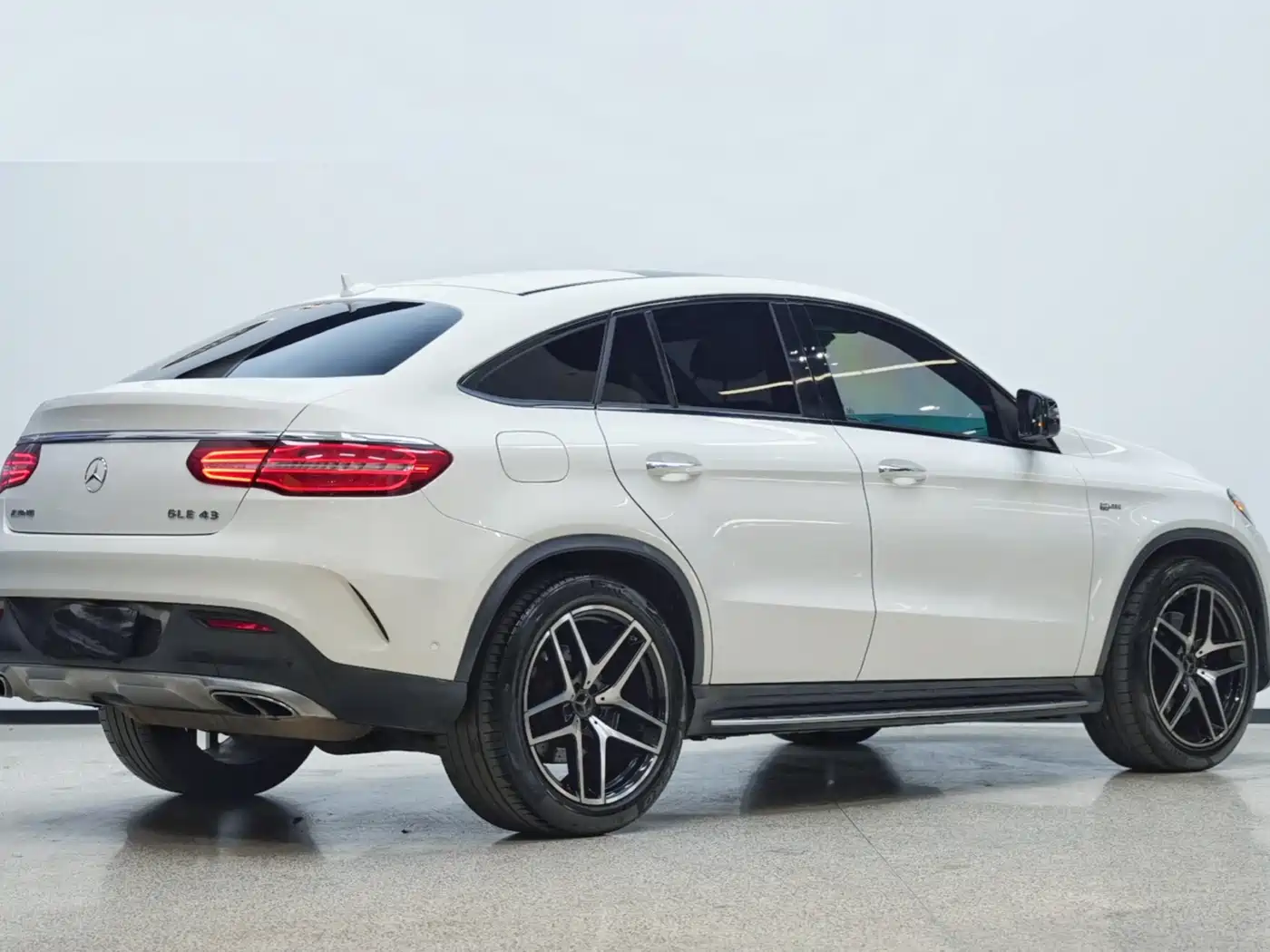 Mercedes-Benz GLE Coupe AMG 2017 AMG GLE 43 4MATIC Coupe SUV фото 12