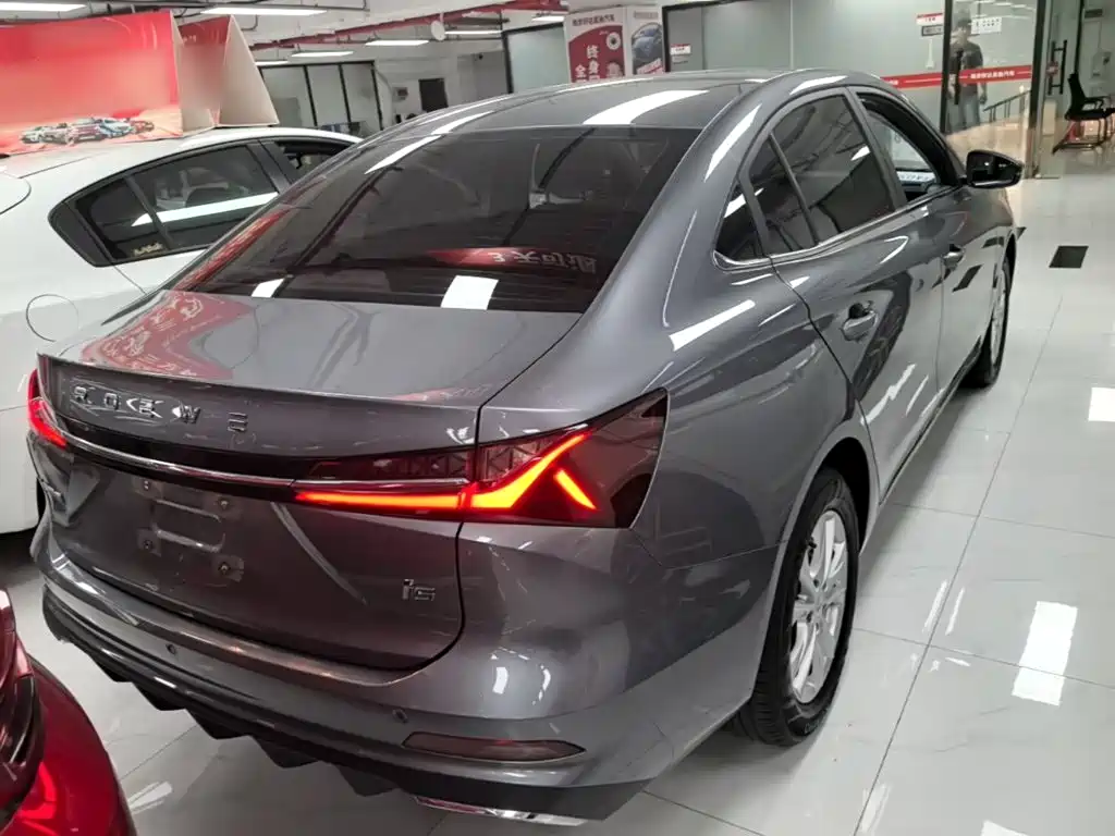 Roewe i5 2025 2023 1.5L CVT Luxury Edition