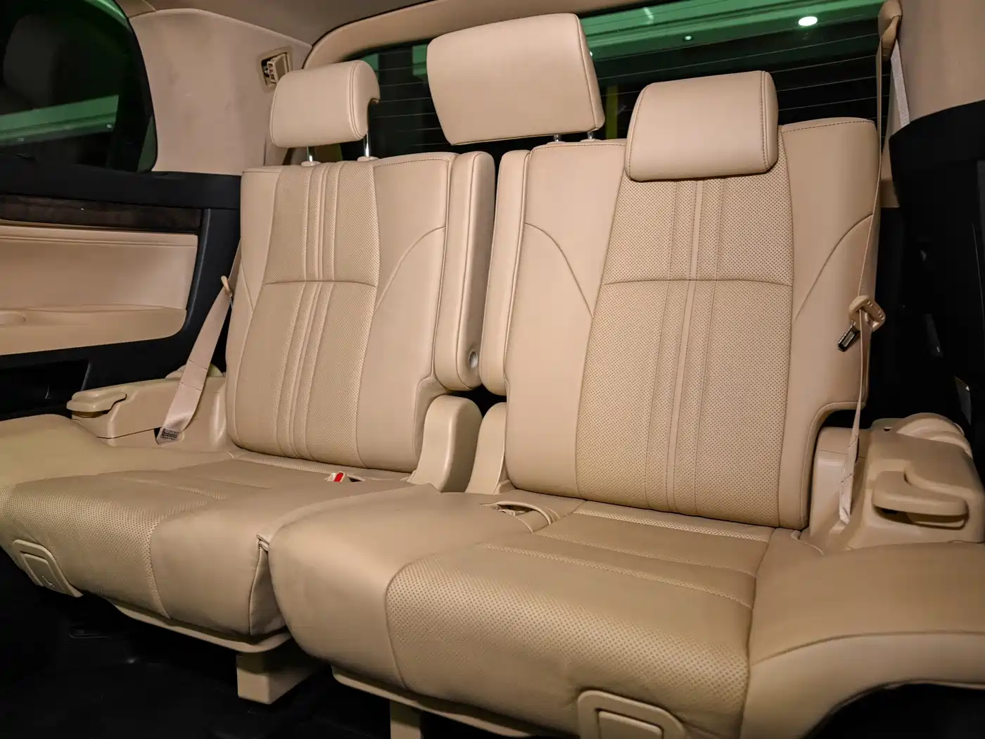 Toyota Alphard 2021 Hybrid 2.5L Premium фото 23