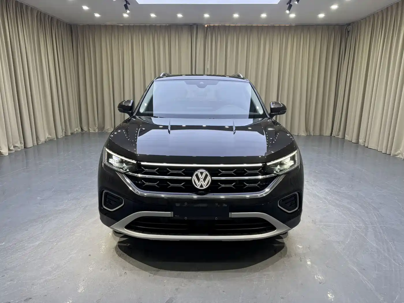 Volkswagen Tayron 2023 280TSI 2WD Luxury Plus Advanced Edition фото 2
