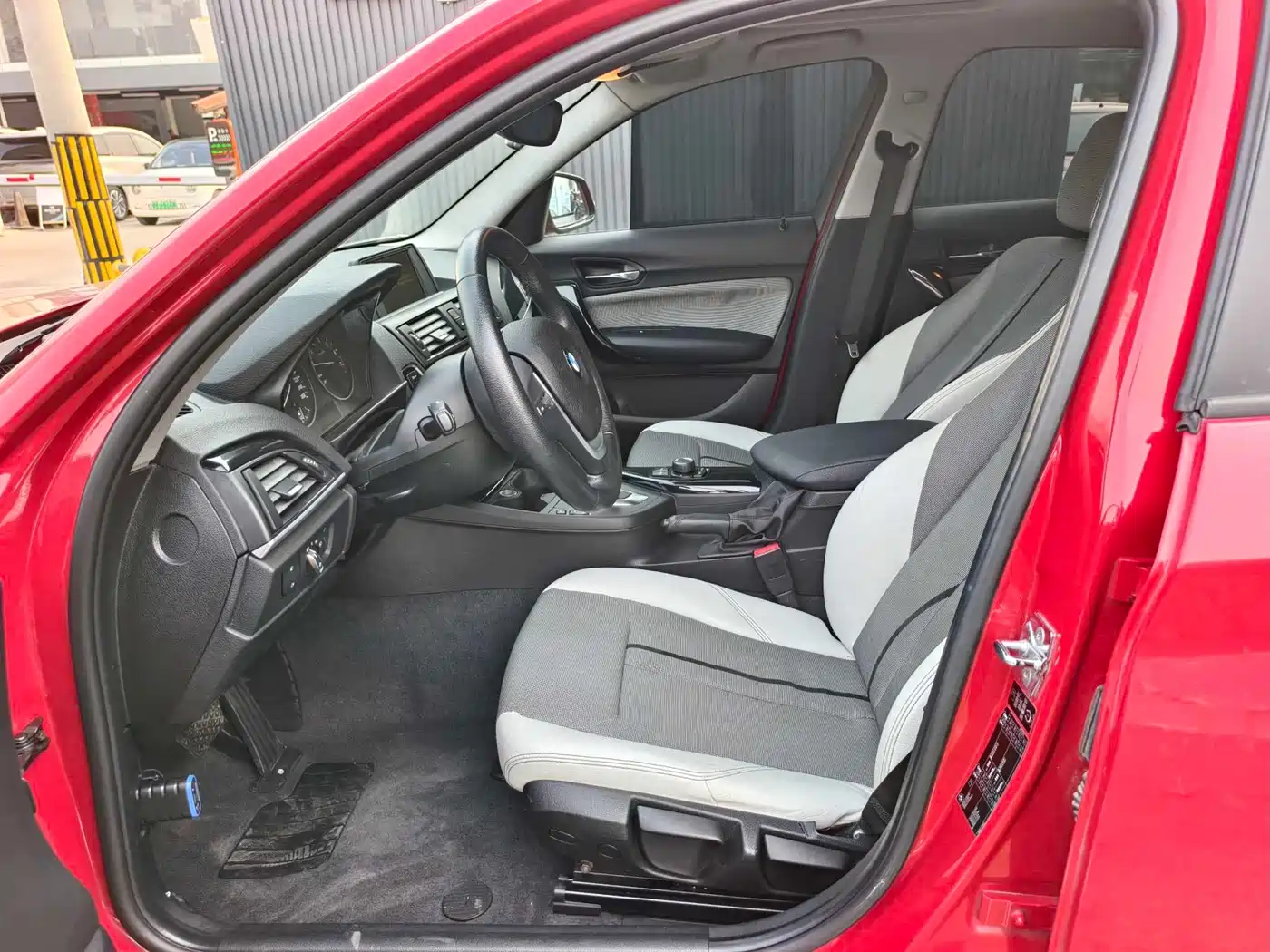 BMW 1 Series (Import) 2012 116i Leading фото 6