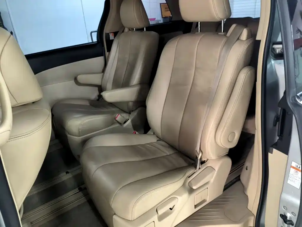 Toyota Previa 2015 2012 2.4L 7-Seater Luxury Edition
