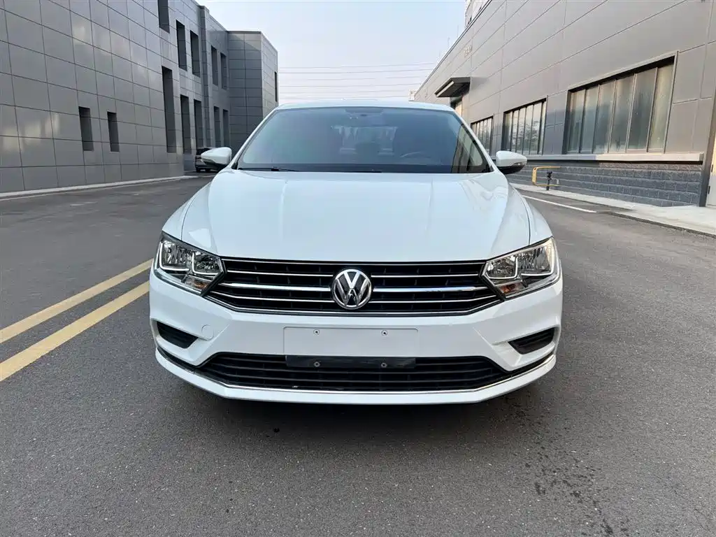 Volkswagen Bora 2017 1.6L Automatic Fashion Edition фото 2