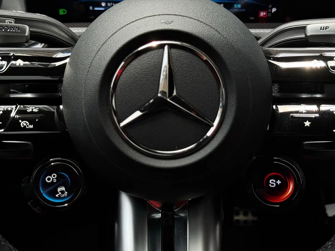 Mercedes-Benz A-Class AMG (Import) 2024 Facelift AMG A 35 4MATIC фото 20