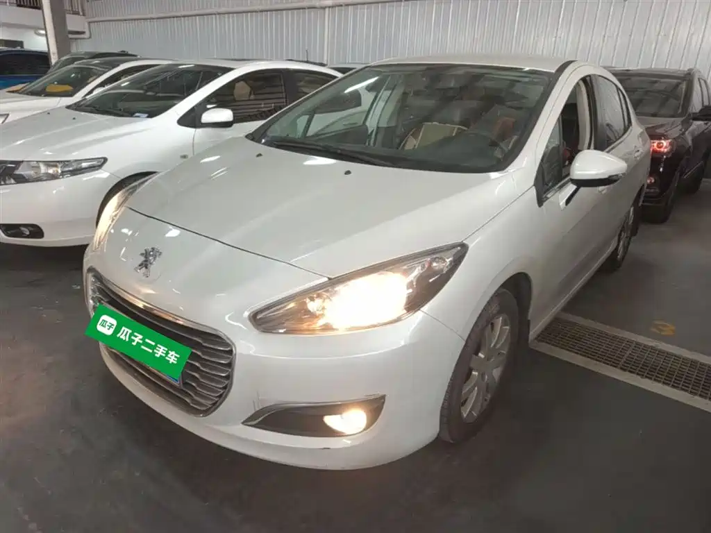 Peugeot 308 2014 Model Joy Edition Classic 1.6L Automatic Superior Style фото 2