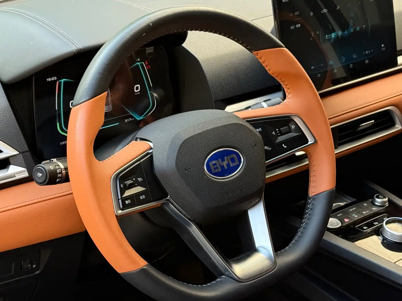 BYD e2 2021 Luxury Edition фото 7