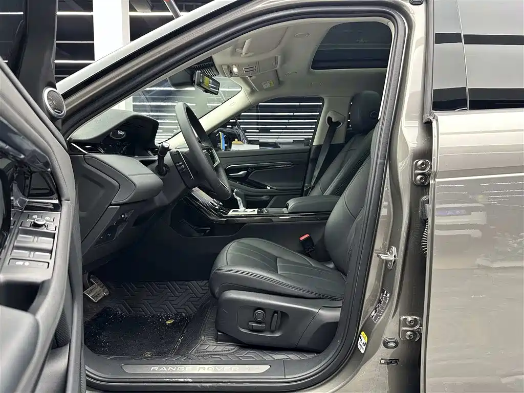 Land Rover Range Rover Evoque 2023 Range Rover Evoque L 249PS Luxury Edition фото 6