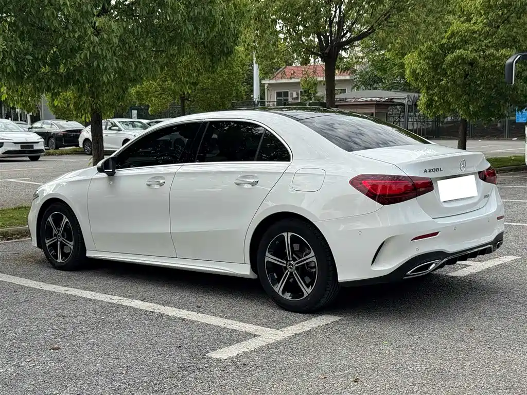 Mercedes-Benz A-Class 2023 A 200 L Fashion фото 12