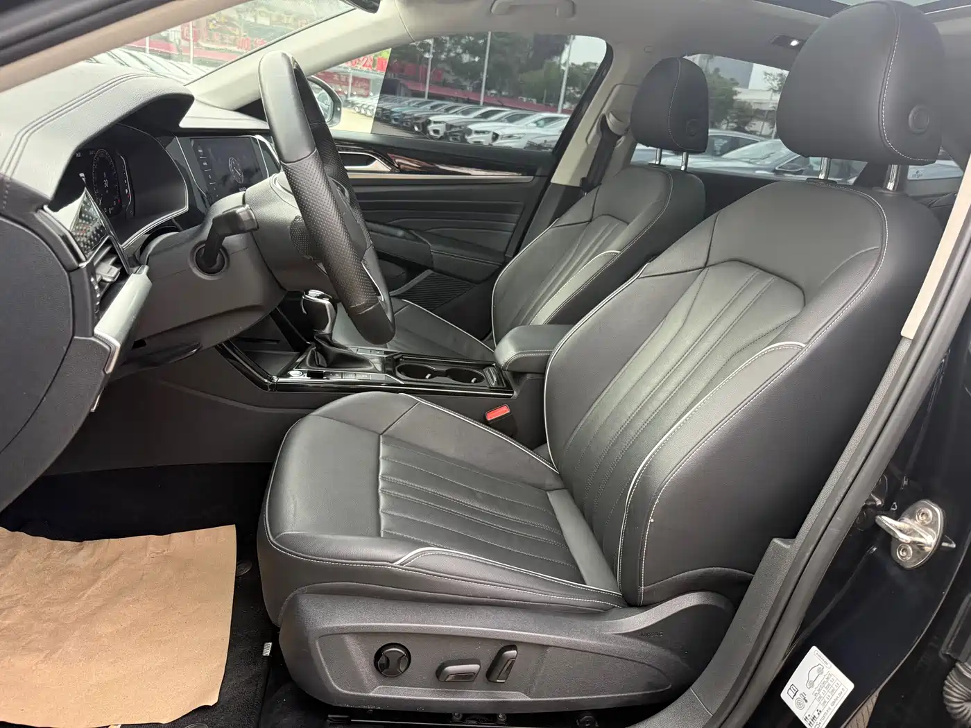 Volkswagen Passat 2022 330TSI Elite Edition фото 9