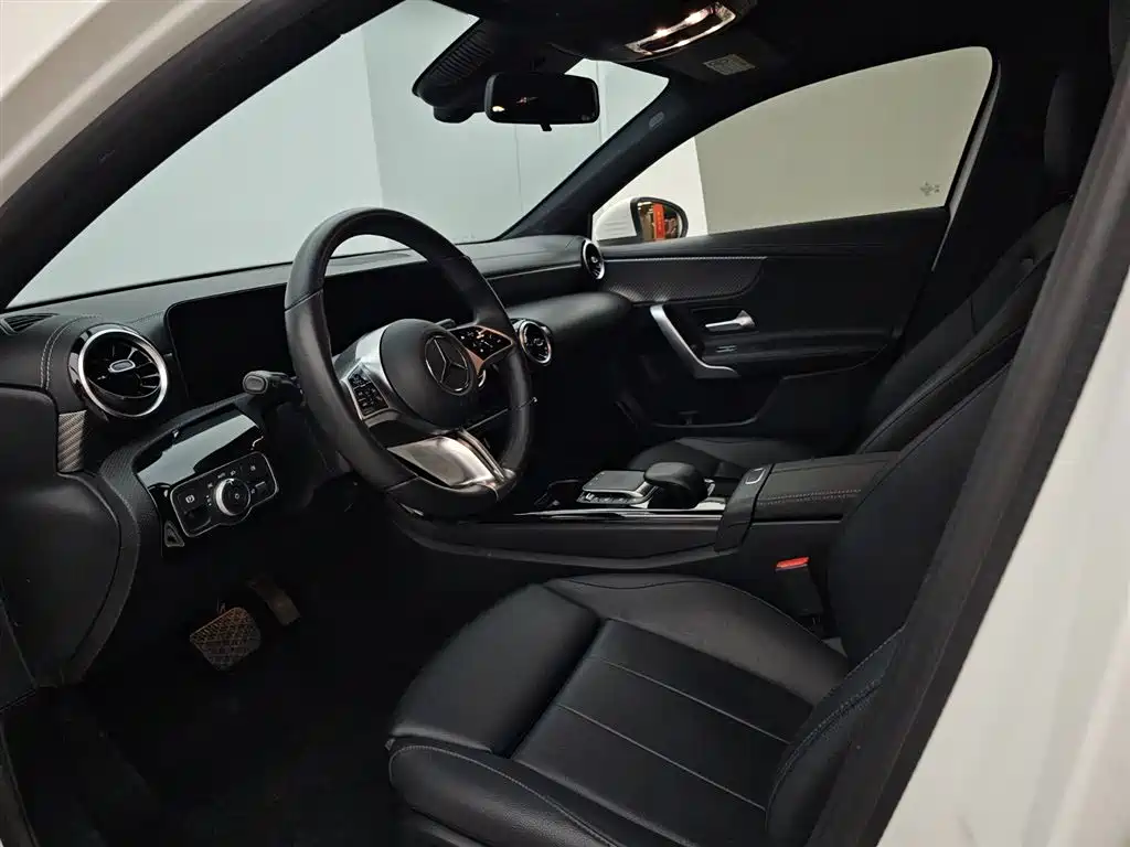 Mercedes-Benz A-Class 2023 A 200 L Dynamic фото 6