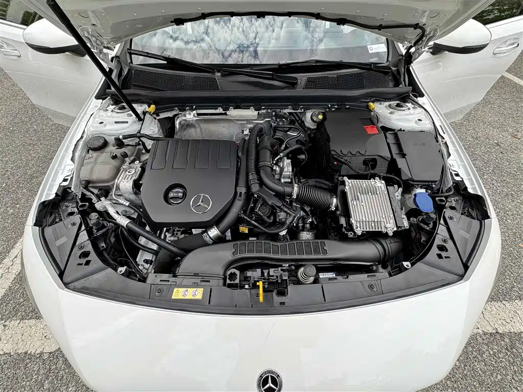 Mercedes-Benz A-Class 2023 A 200 L Fashion фото 34