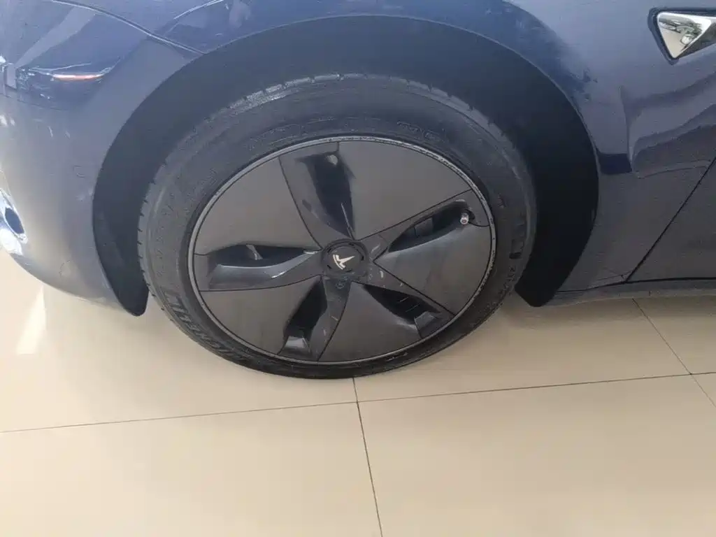 Фото 23 - Tesla Model 3