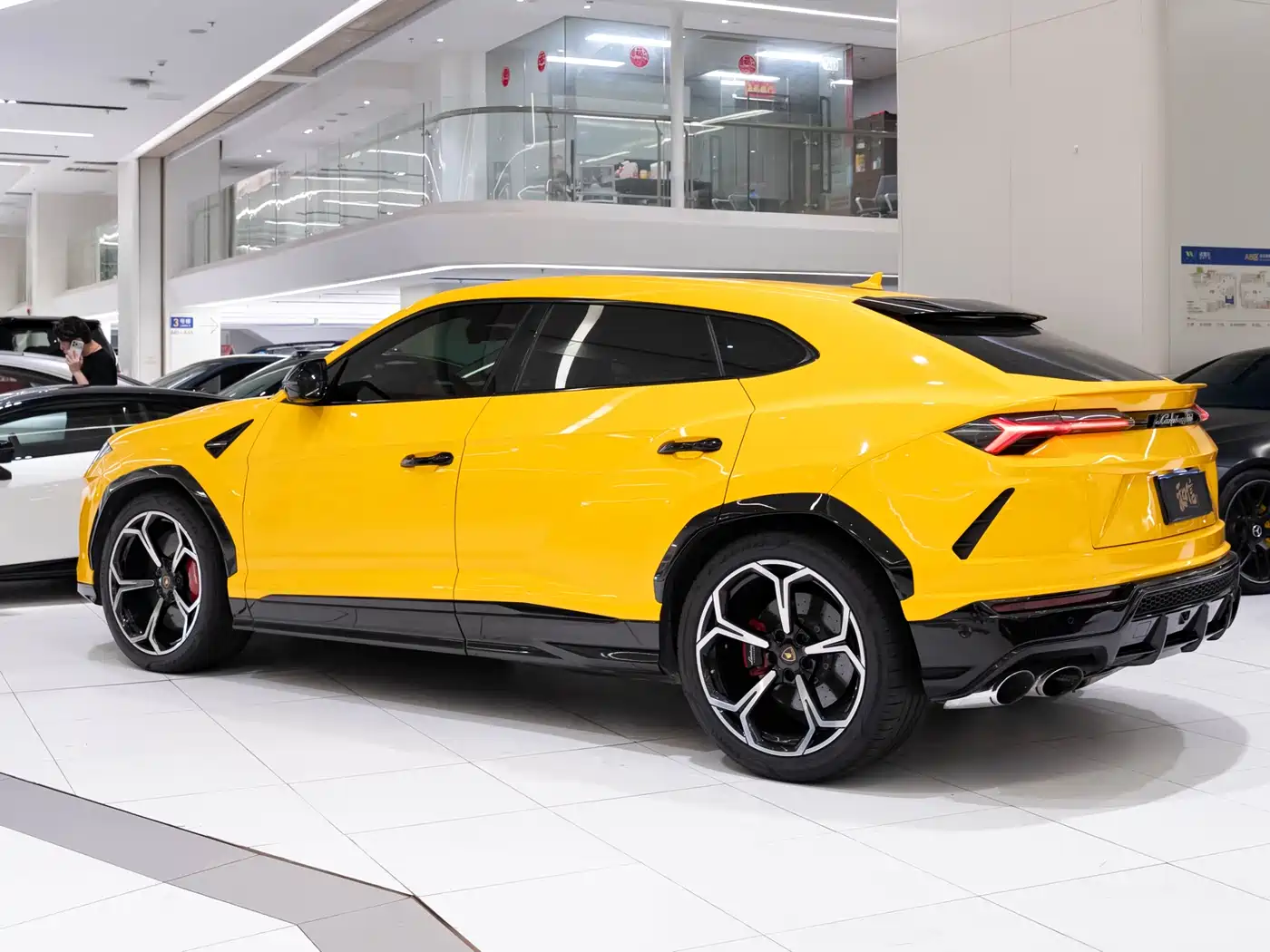 Lamborghini Urus 2018 4.0T V8 фото 5