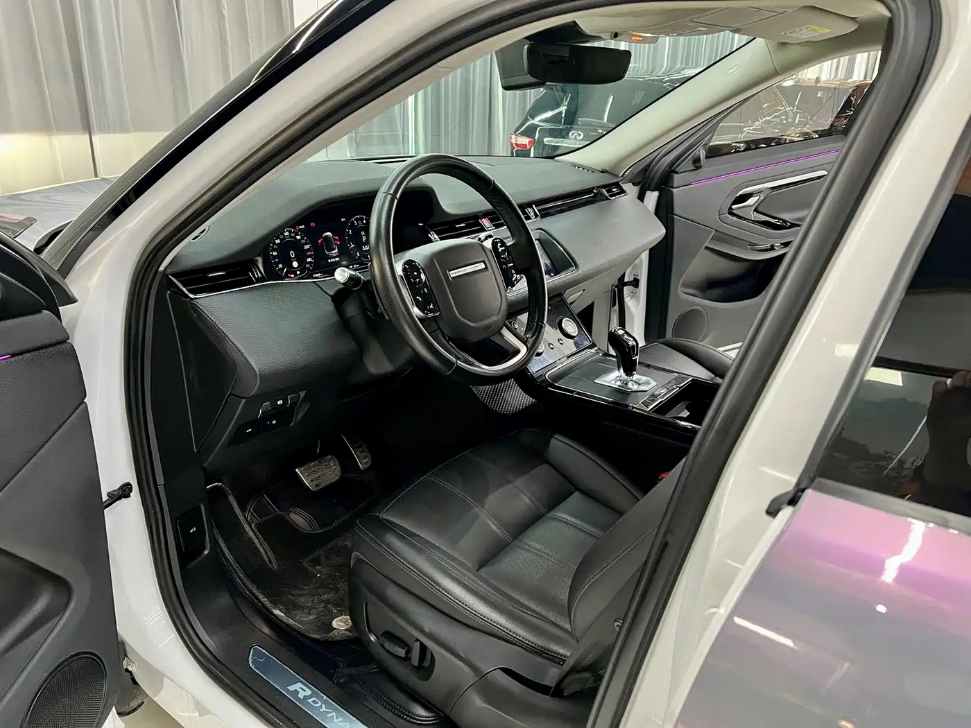 Land Rover Range Rover Evoque 2020 249PS R-DYNAMIC S Sport Edition фото 9
