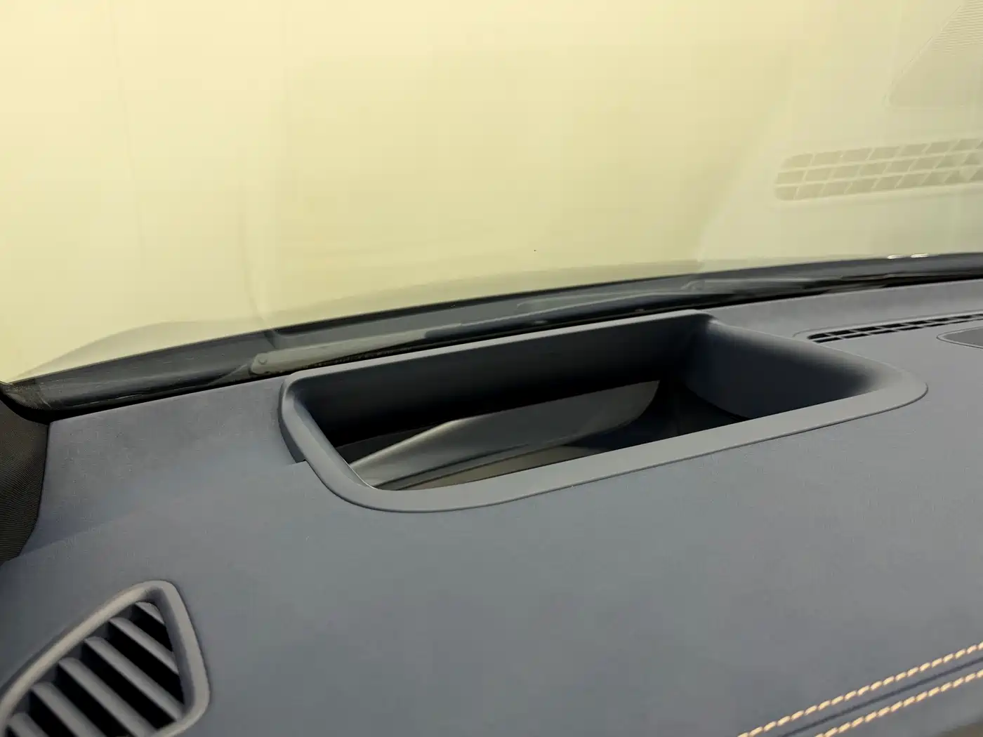Mercedes-Benz EQE 2025 2025 Model 500 4MATIC Luxury Edition