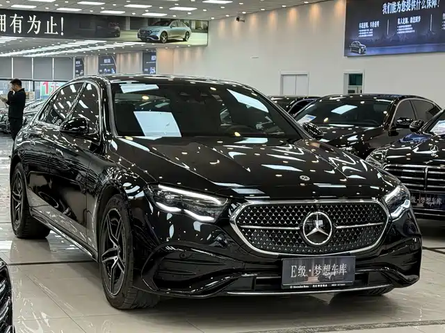 MERCEDES-BENZ E CLASS