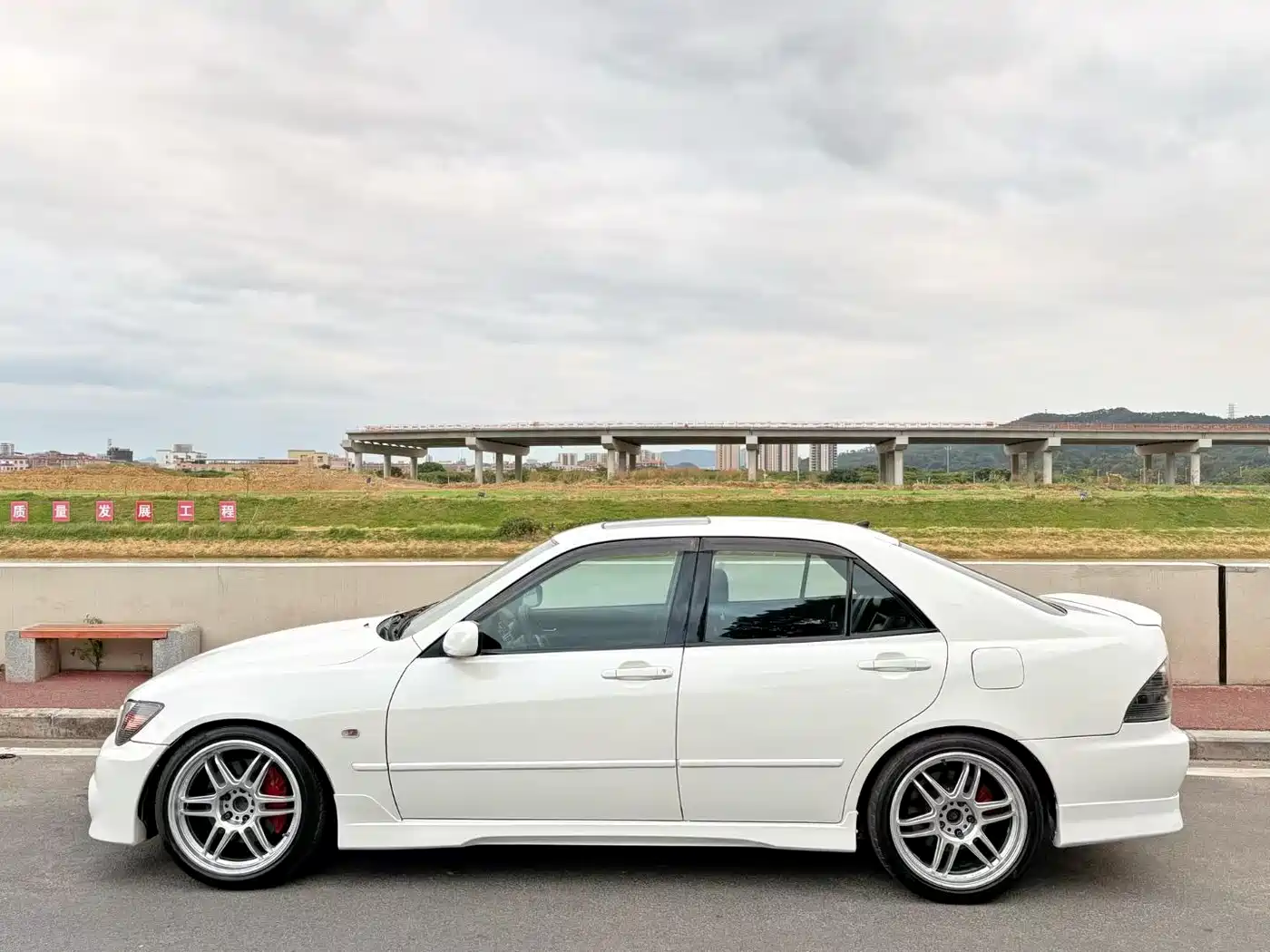 Lexus IS фото 6