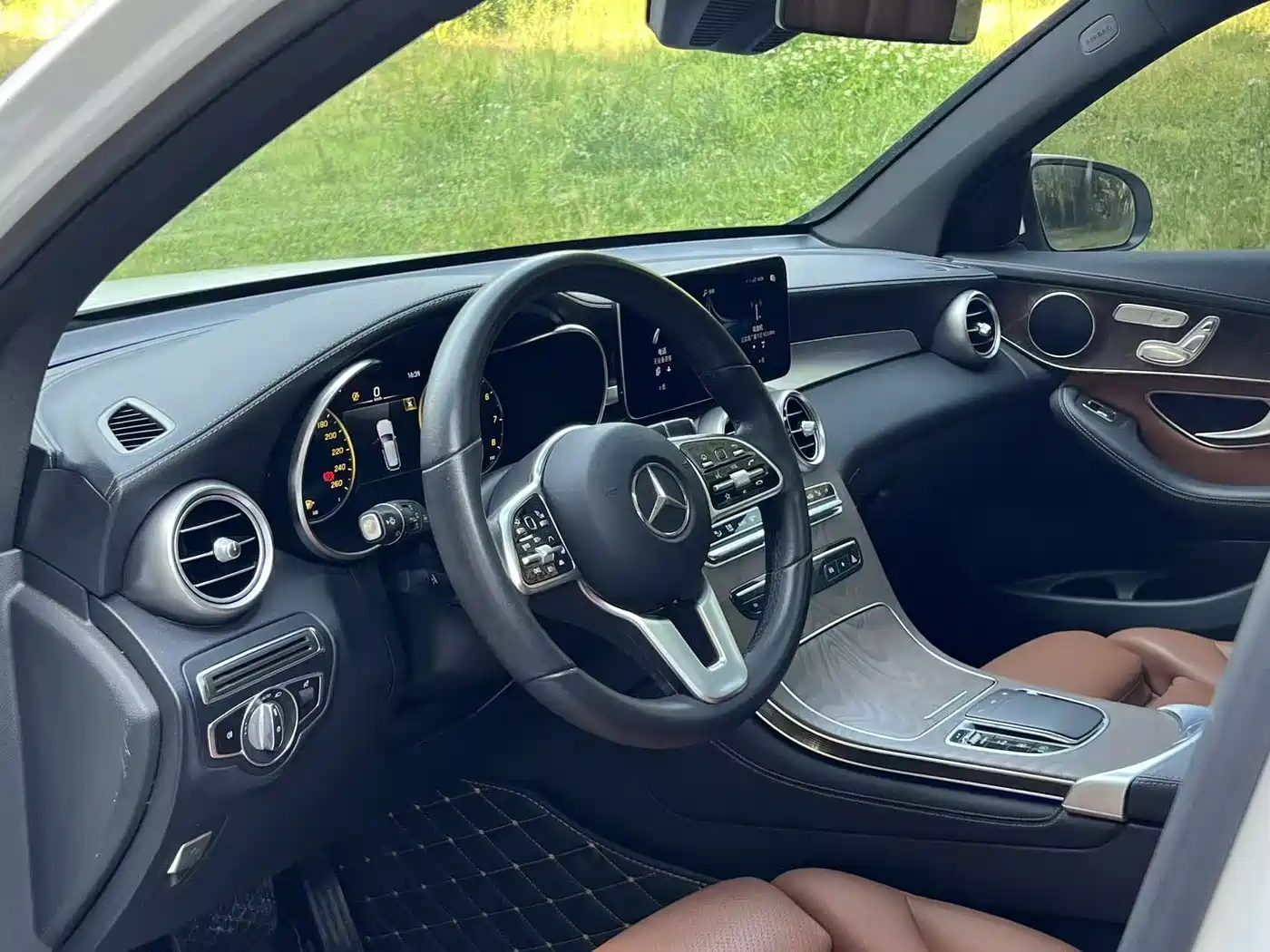 Mercedes-Benz GLC 2020 Facelift GLC 300 L 4MATIC Dynamic фото 9