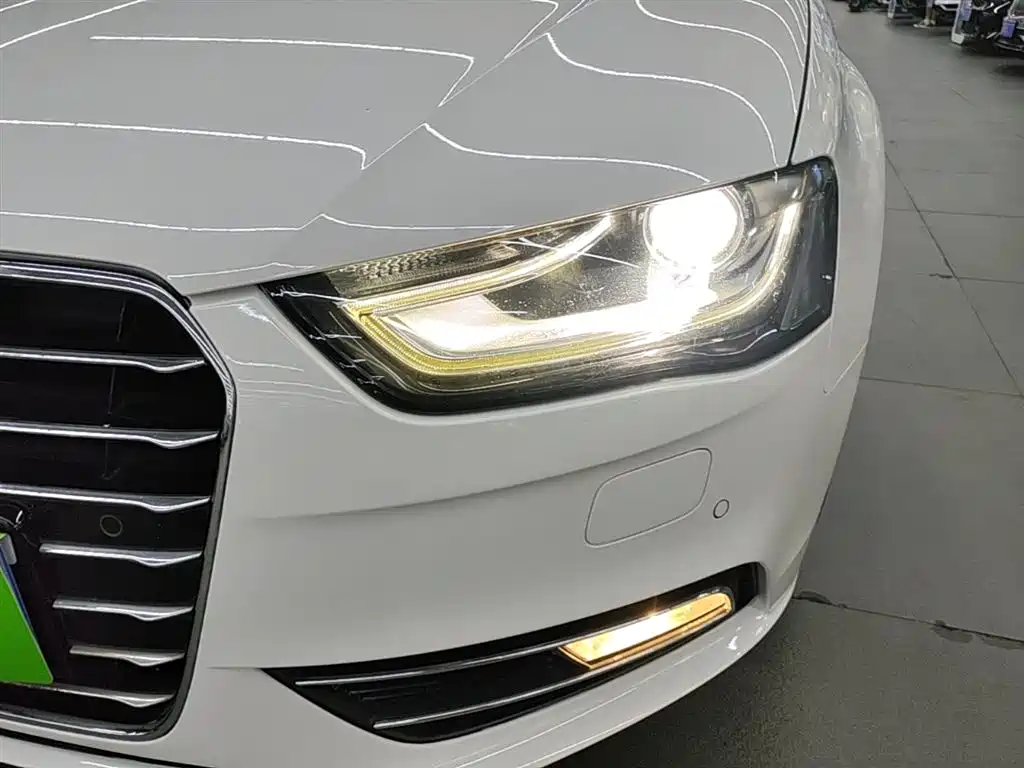 Audi A4L 2016 35 TFSI Automatic Comfort фото 24