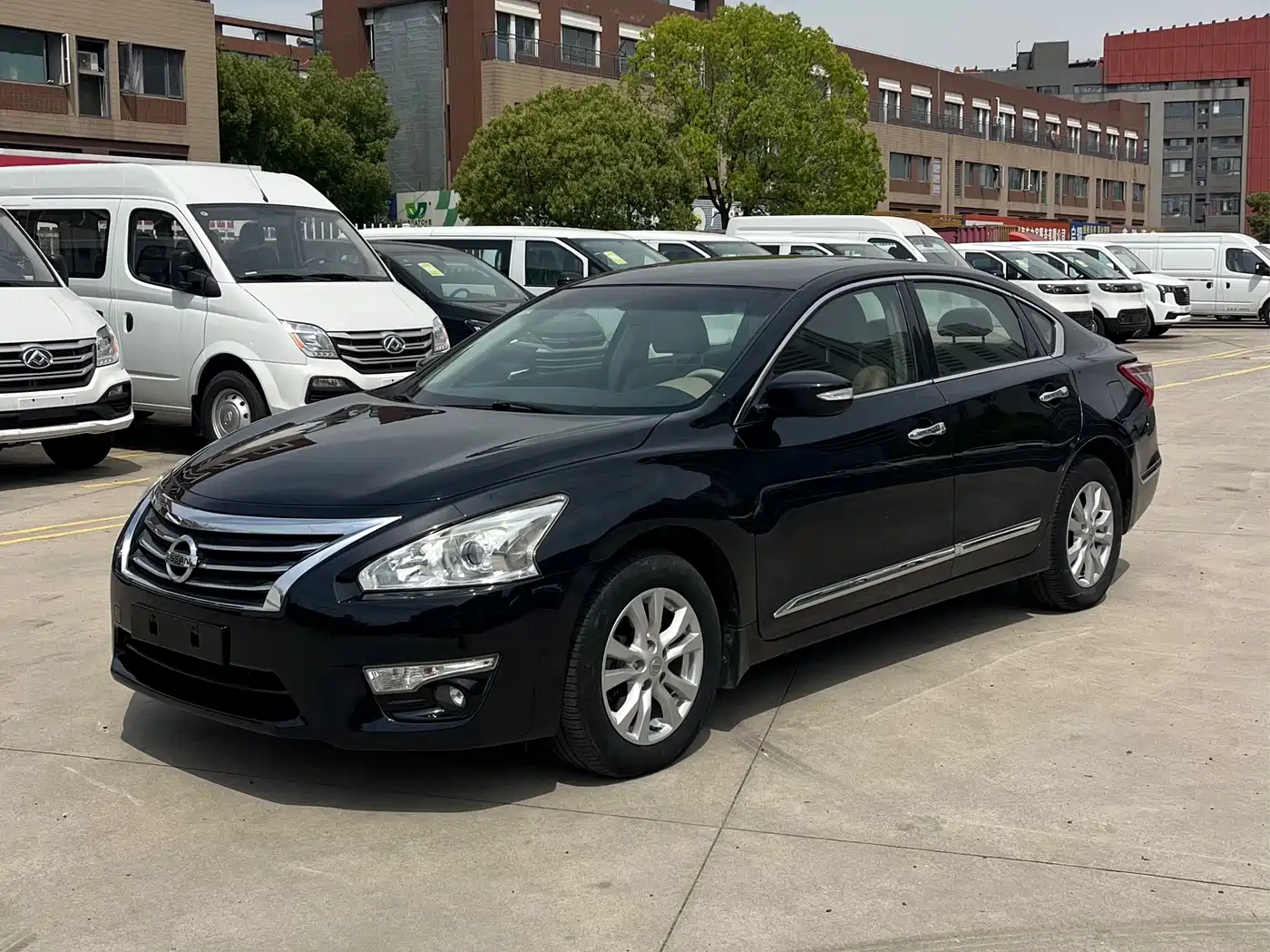 Photo 1 - Nissan Teana