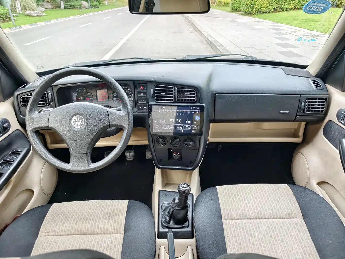 Volkswagen Jetta 2012 1.6L Commemorative Edition фото 7