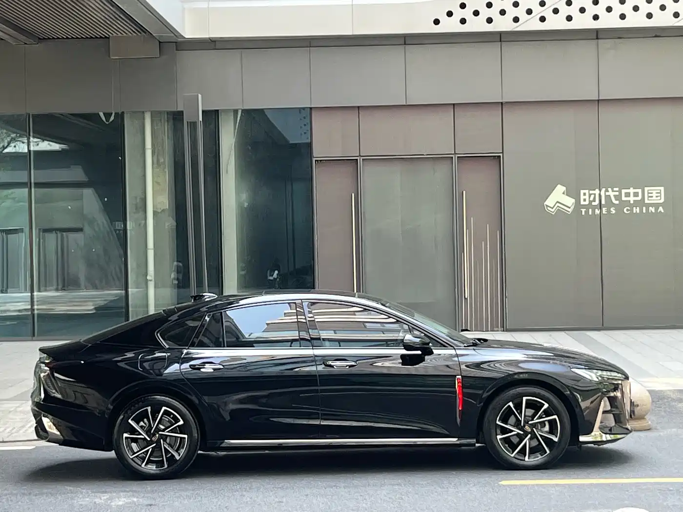 Hongqi H6 2024 Model 2.0T Elegance Edition фото 10
