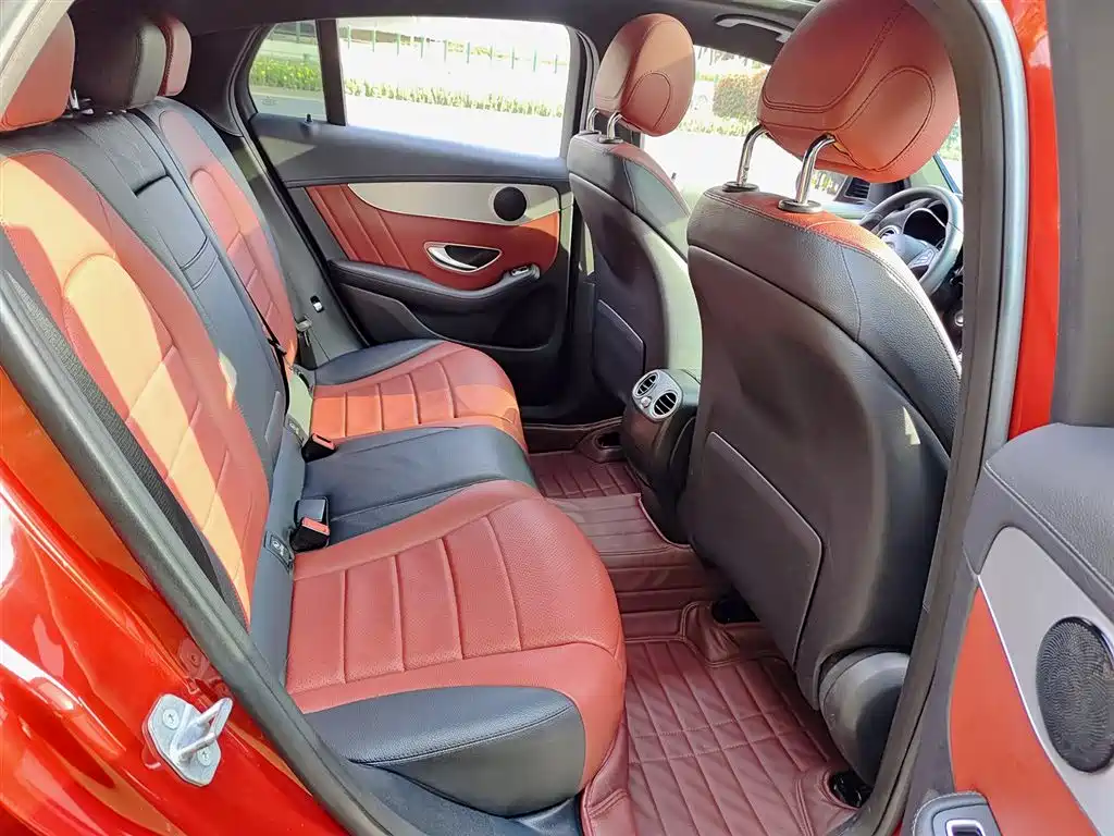 Mercedes-Benz GLC Coupe 2018 GLC 200 4MATIC Coupe SUV фото 11