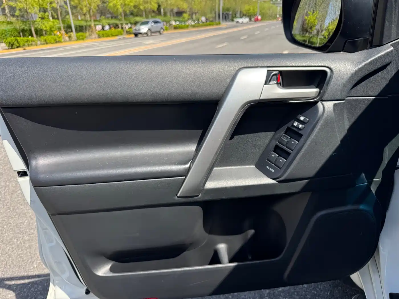 Toyota Prado 2018 3.5L Auto TX-L фото 8