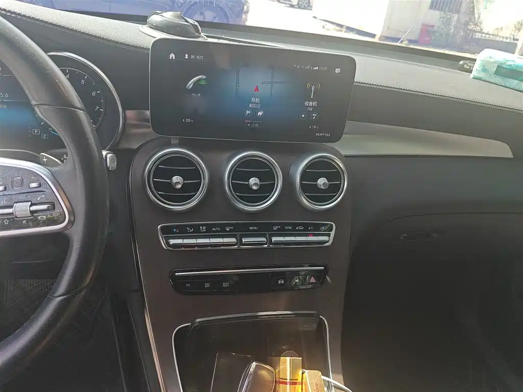 Mercedes-Benz GLC 2020 GLC 260 L 4MATIC Luxury фото 6