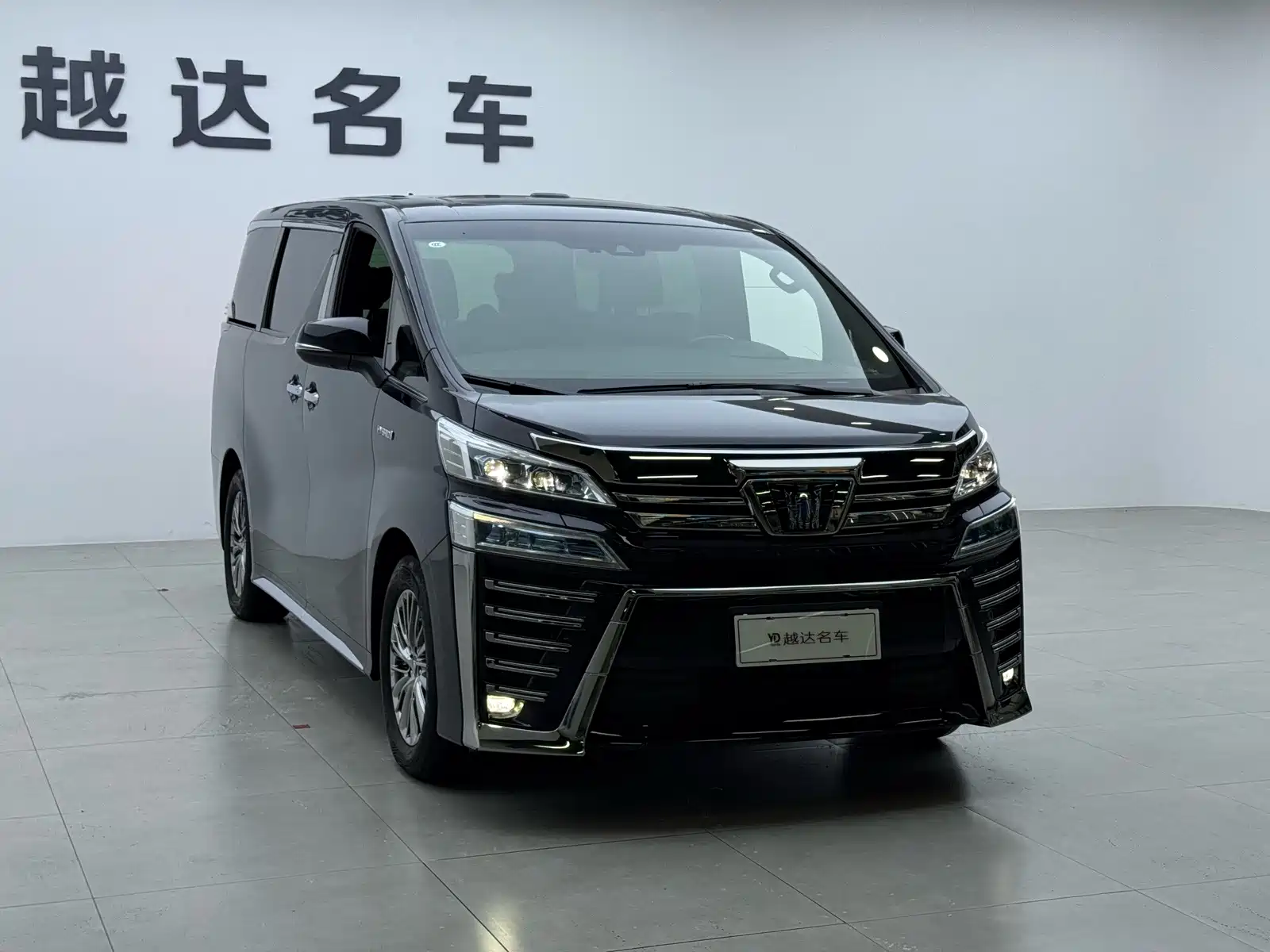 Фото 5 - Toyota Vellfire