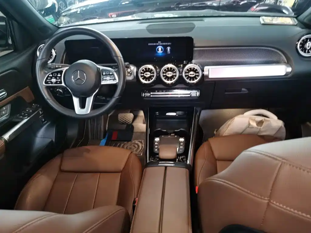 MERCEDES-BENZ GLB