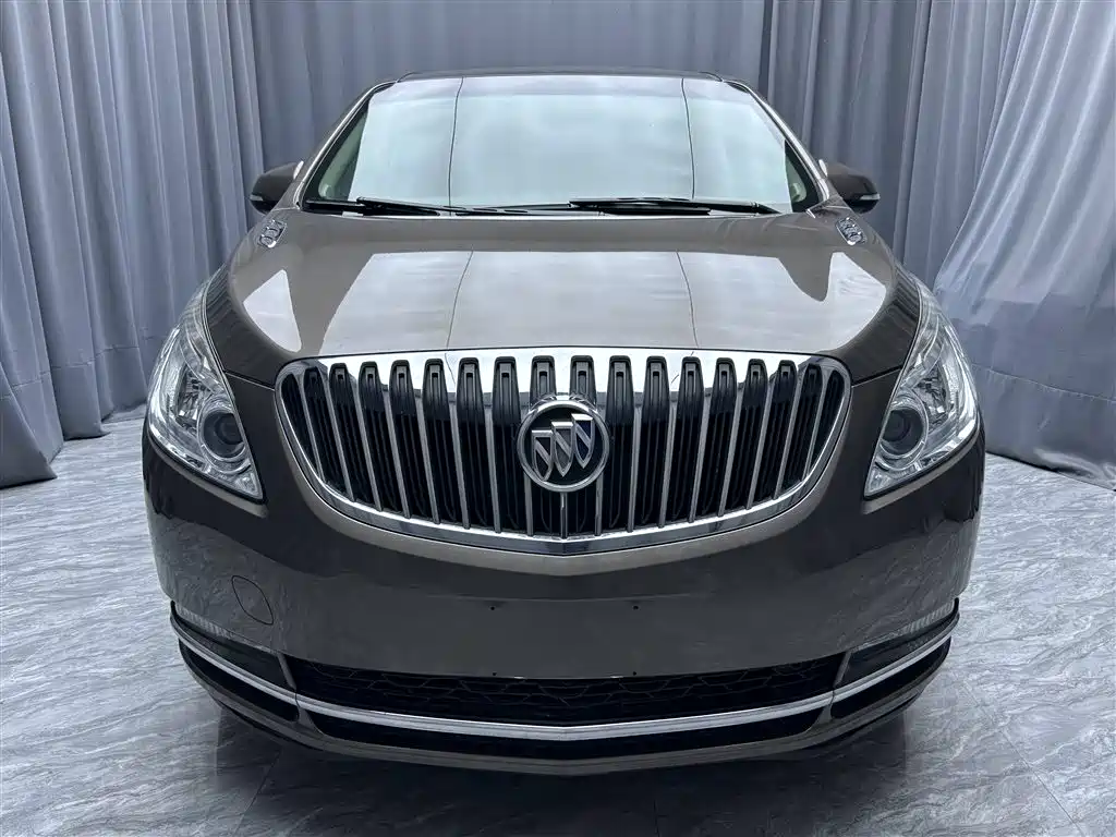 Buick GL8 2011 2.4L CT Luxury Business Comfort Edition фото 2