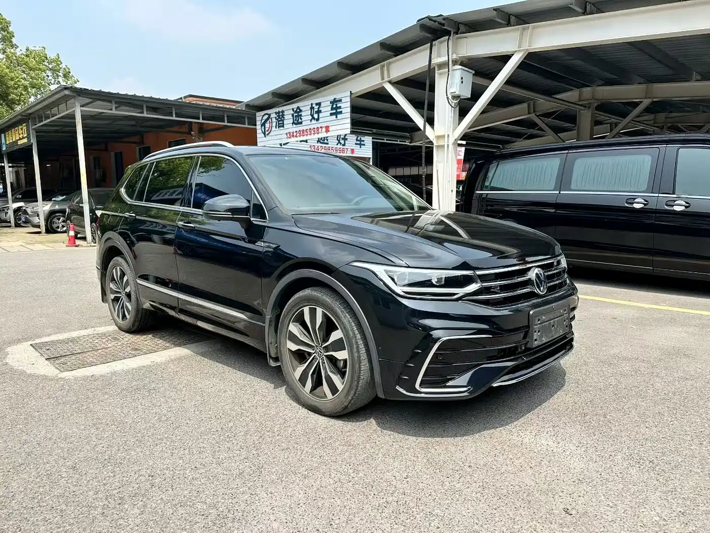 Volkswagen Tiguan L 2022 330TSI Auto 2WD R-Line Premium Edition фото 3
