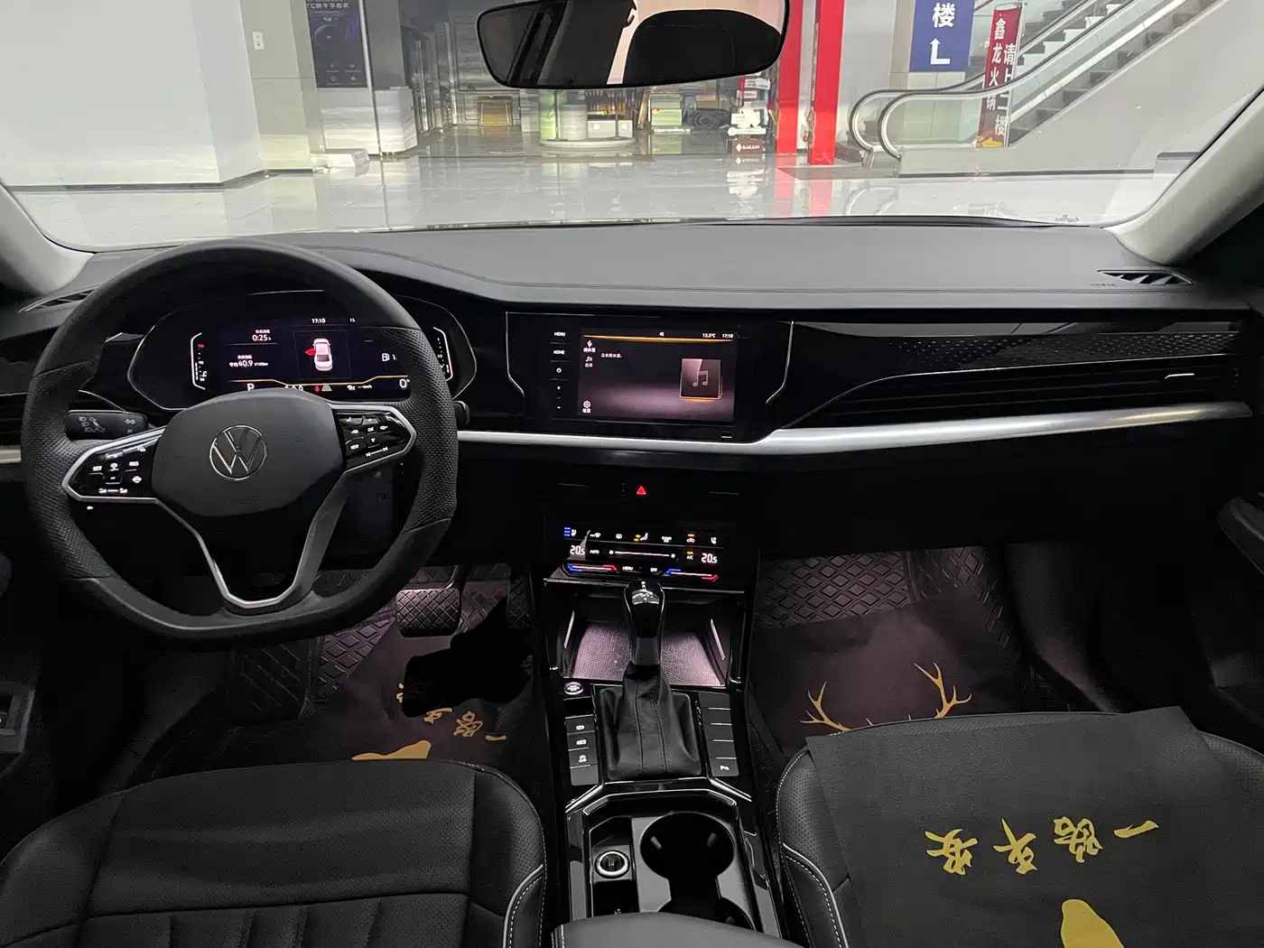 Volkswagen Passat 2024 380TSI Elite Edition фото 13
