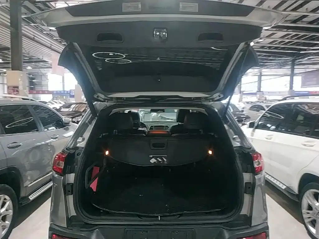 Jeep Cherokee (Import) 2015 2014 2.4L Luxury