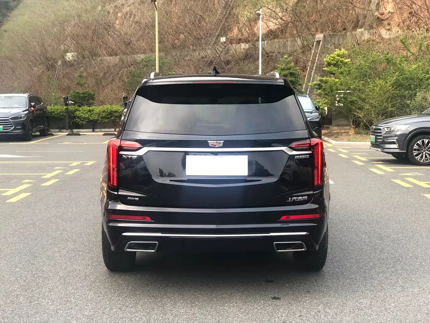 CADILLAC XT6