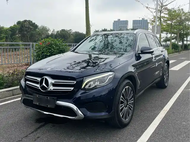 MERCEDES-BENZ GLC