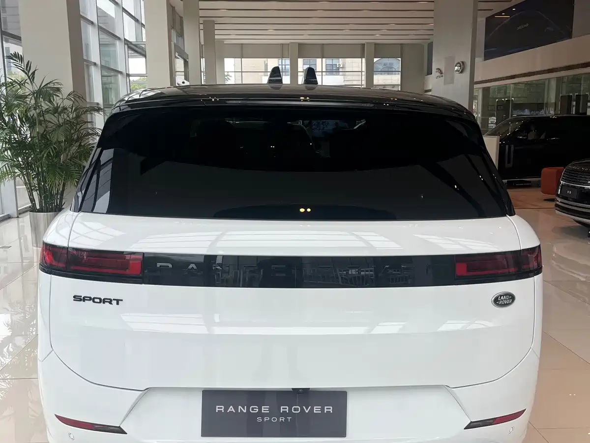 Land Rover Range Rover Sport фото 10